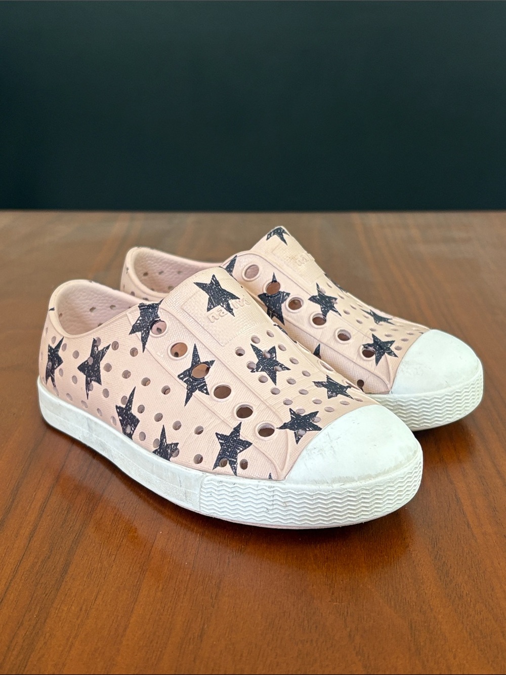 NATIVE Jefferson Star Print, pink, slip on shoes, size 7